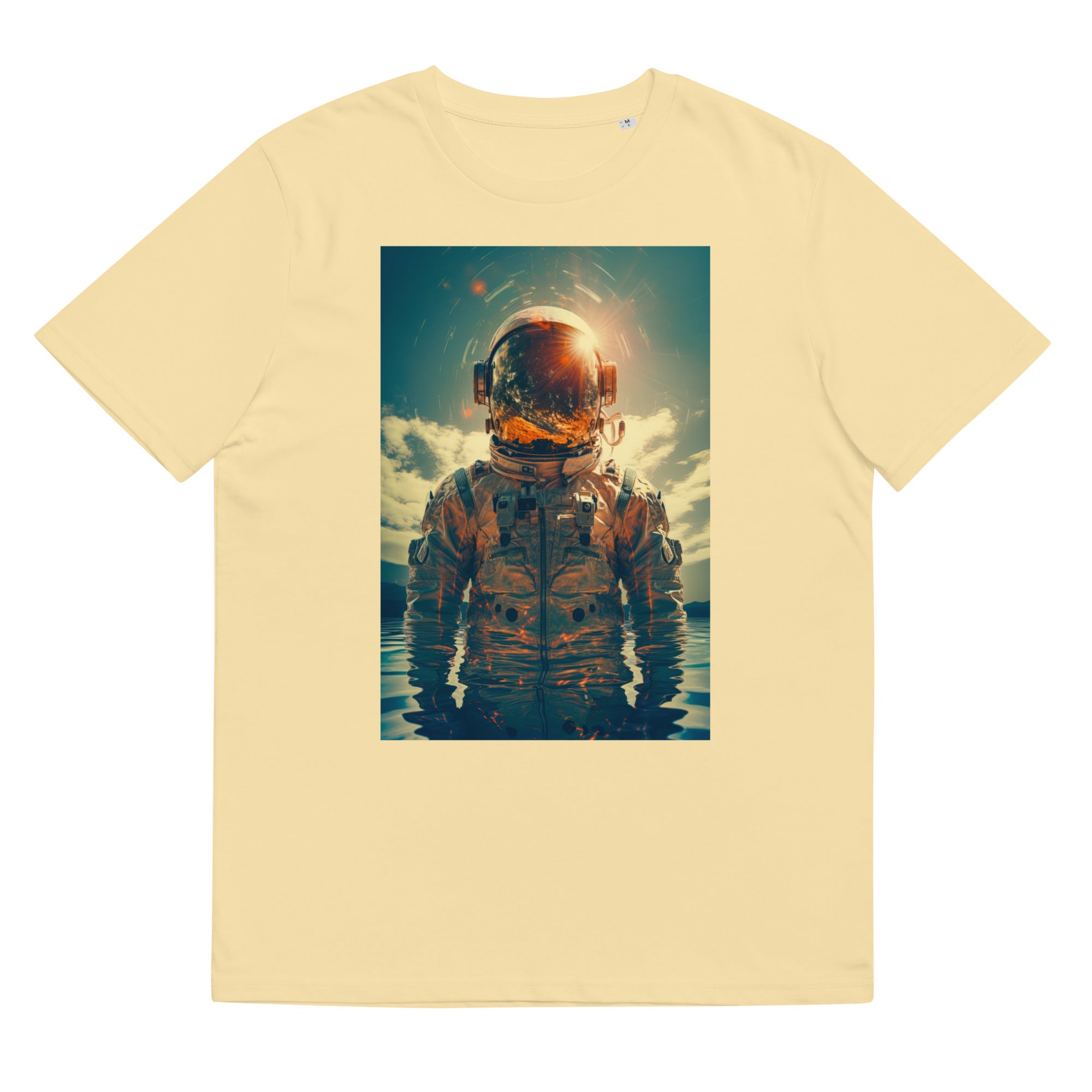 T-Shirt - Frontprint - Astronaut steht im Wasser