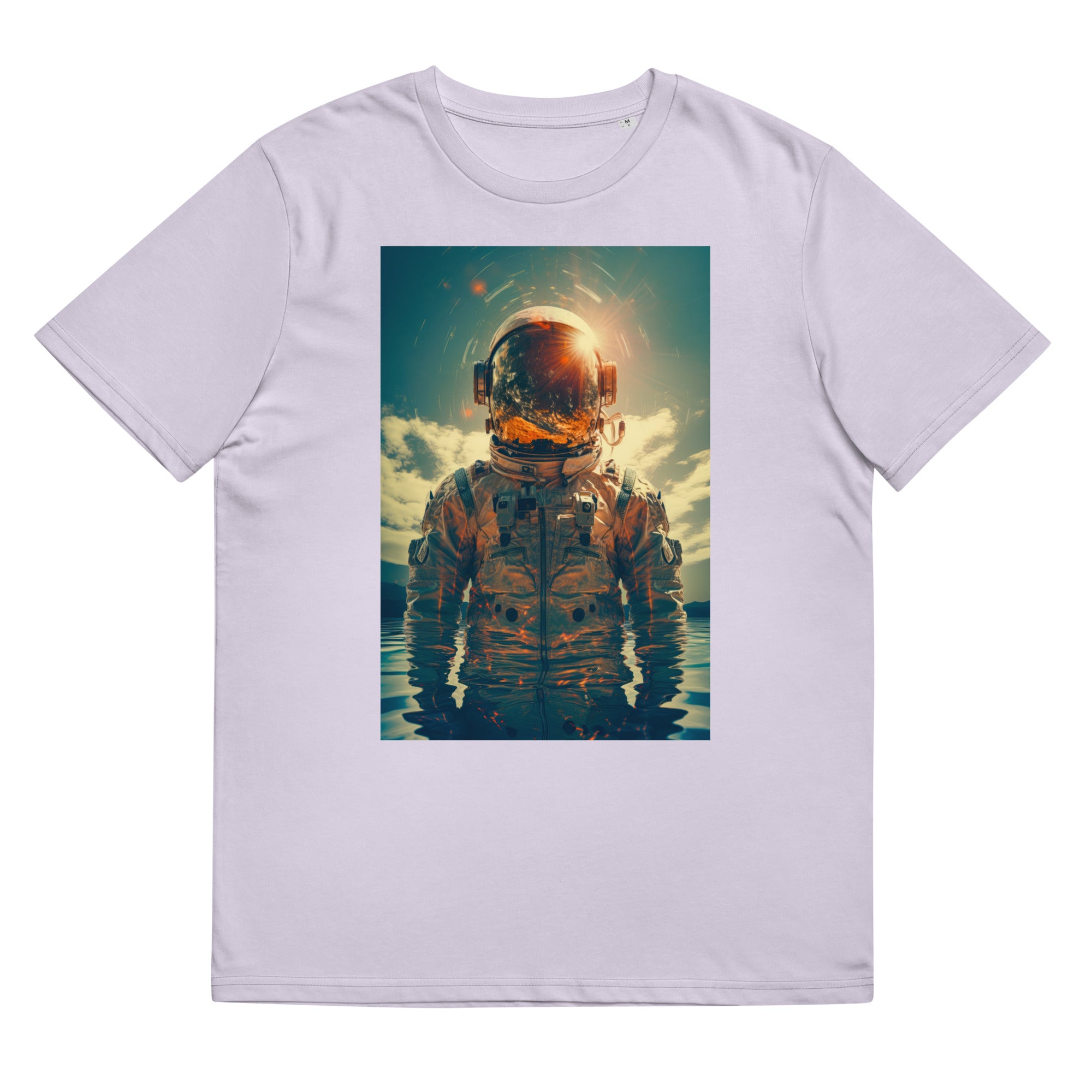 T-Shirt - Frontprint - Astronaut steht im Wasser